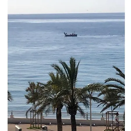 Les Pieds Dans L'eau Cannes